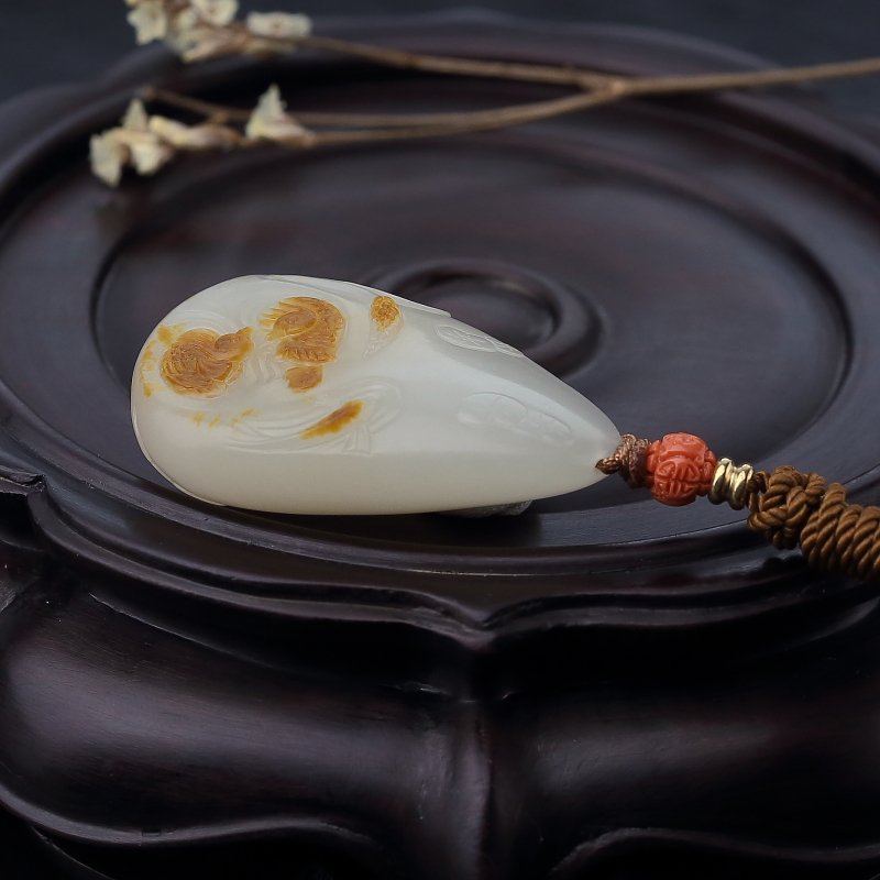 俏色和田玉鸳鸯吊坠-红掌柜