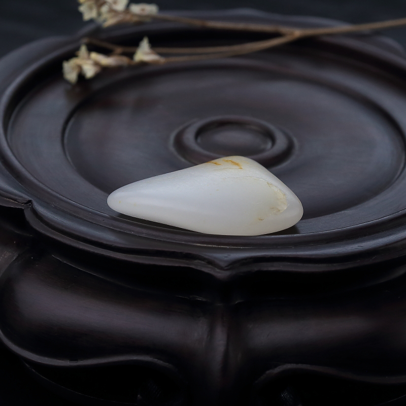 俏色和田玉原石-红掌柜