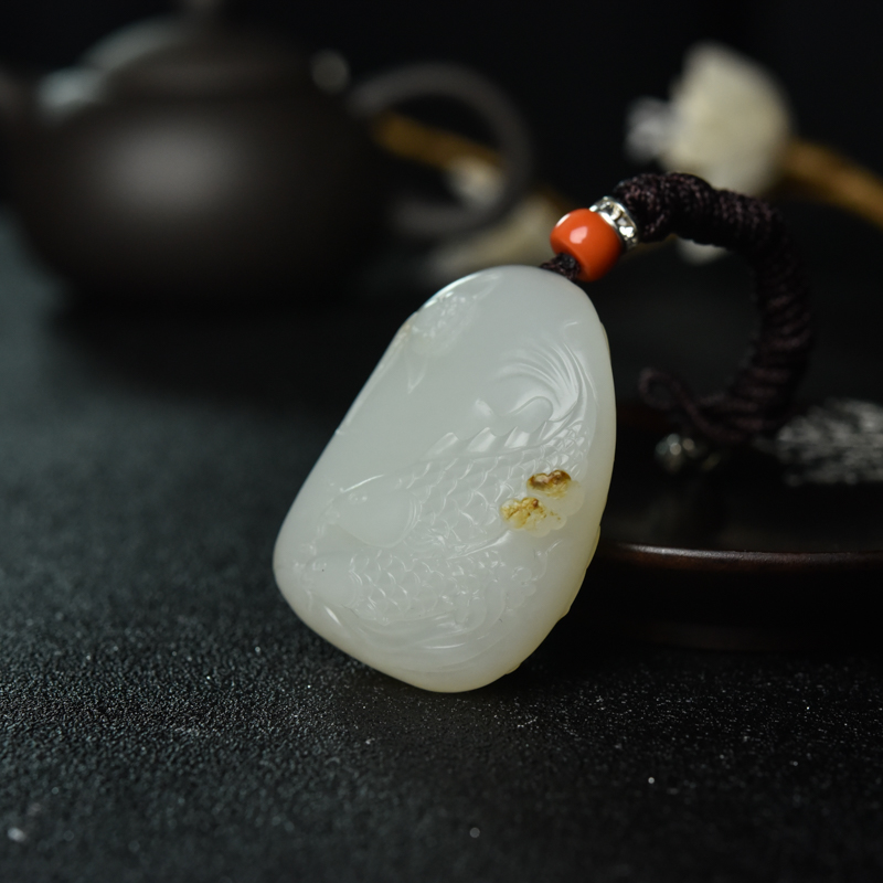 天然籽料和田白玉连年有余吊坠-红掌柜