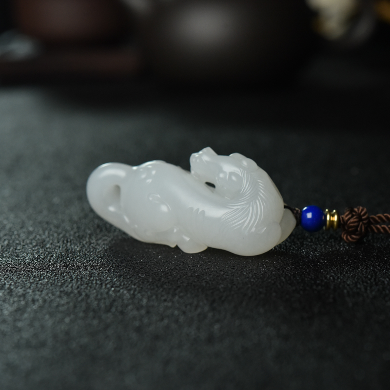 籽料和田玉马吊坠-红掌柜