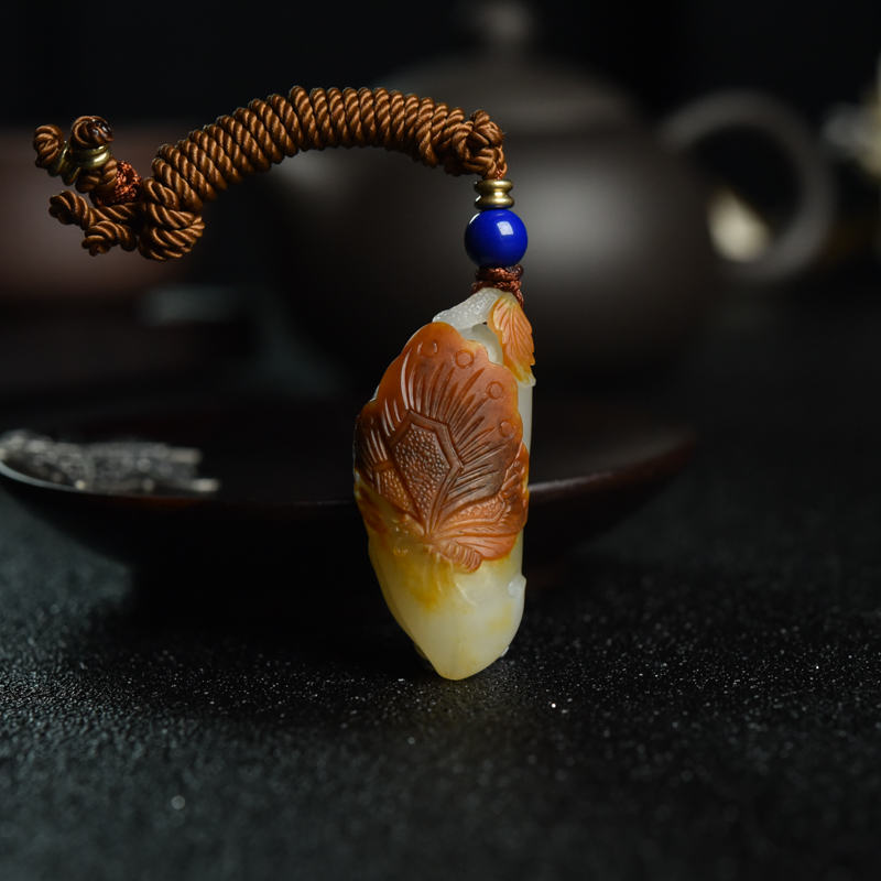 天然俏色和田玉蝶恋花吊坠-红掌柜