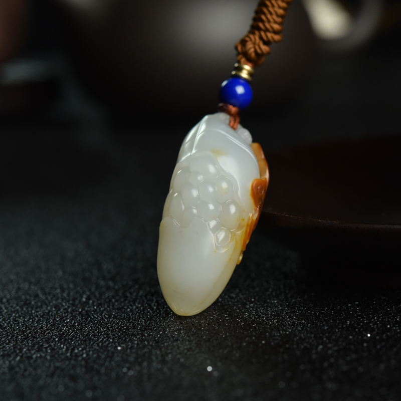 天然和田玉蝶恋花吊坠-红掌柜