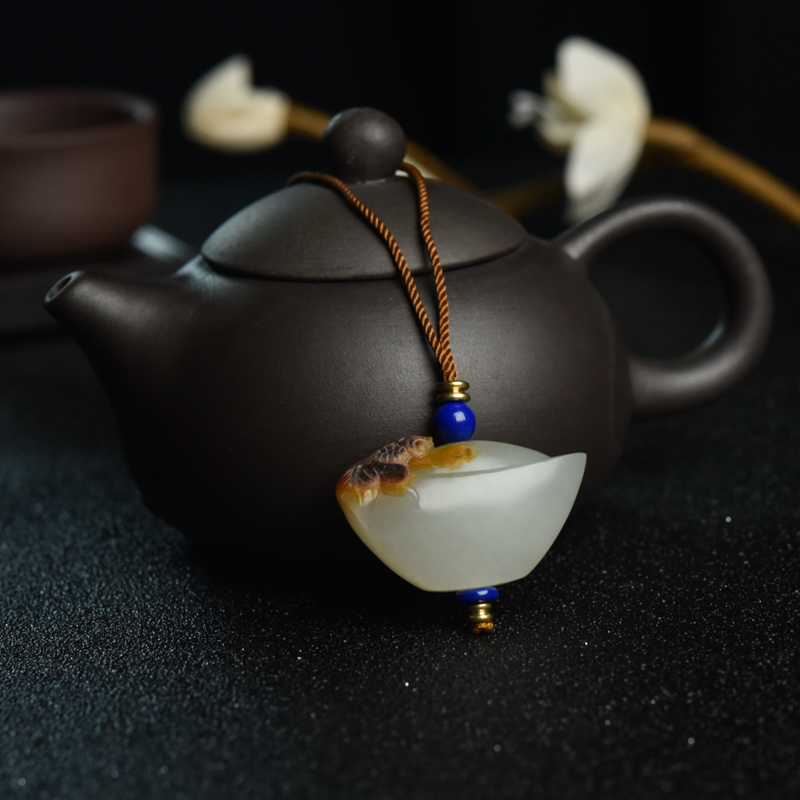 籽料俏色和田玉元宝吊坠-红掌柜