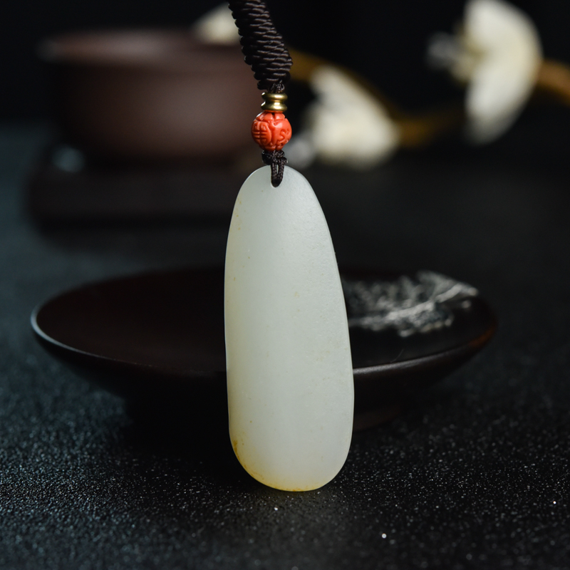 天然和田白玉枫叶如火吊坠-红掌柜