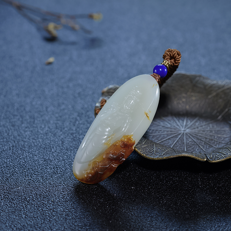 天然籽料俏色和田玉观音吊坠-红掌柜