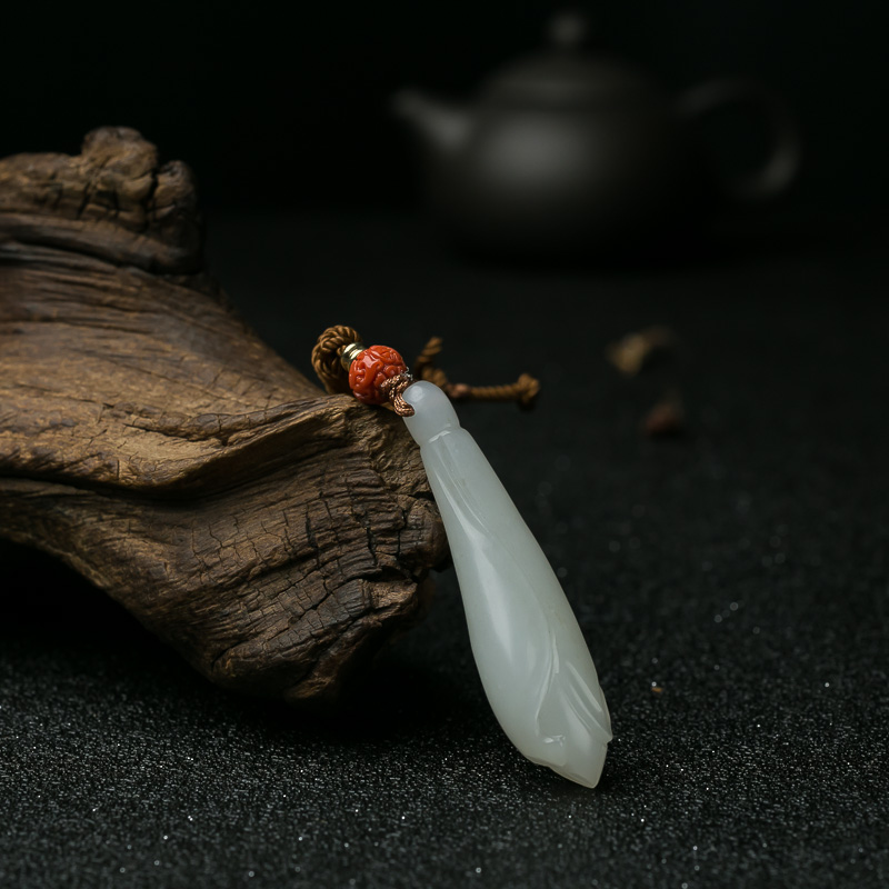 籽料和田玉玉兰花吊坠-红掌柜