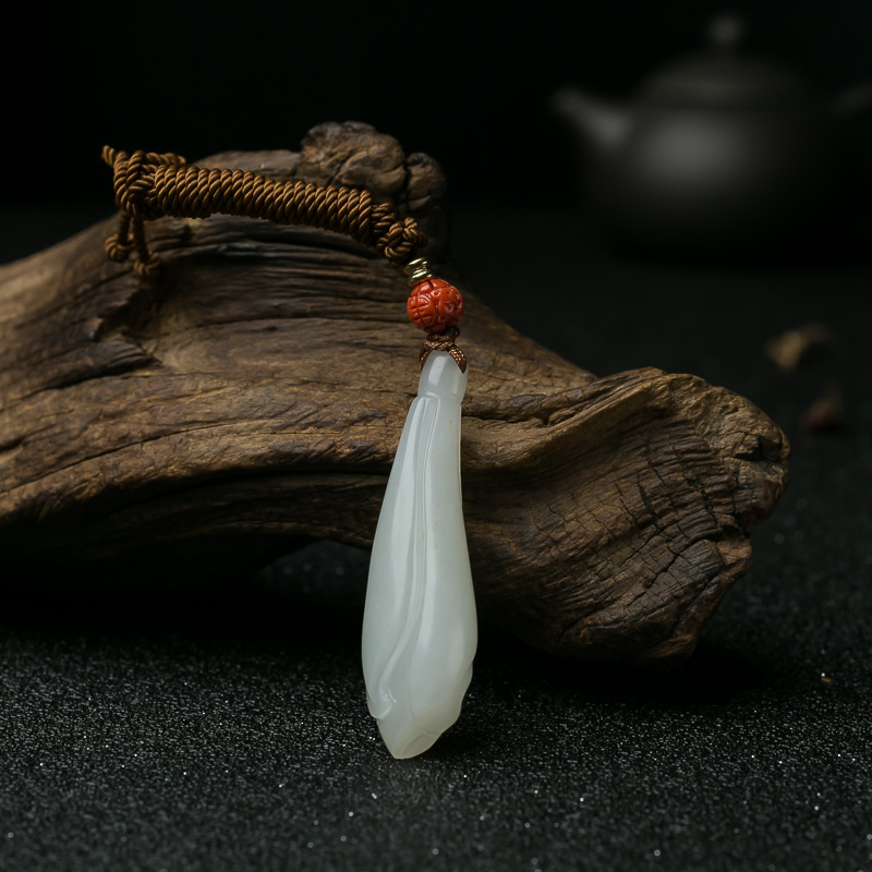 和田玉玉兰花吊坠-红掌柜