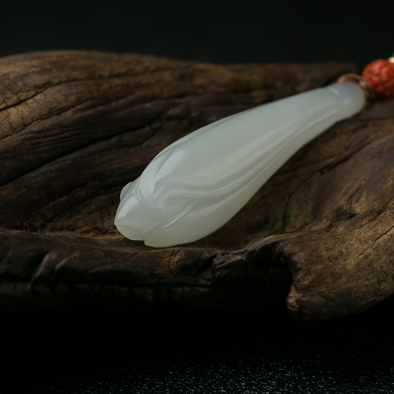 新疆和田玉玉兰花吊坠-红掌柜