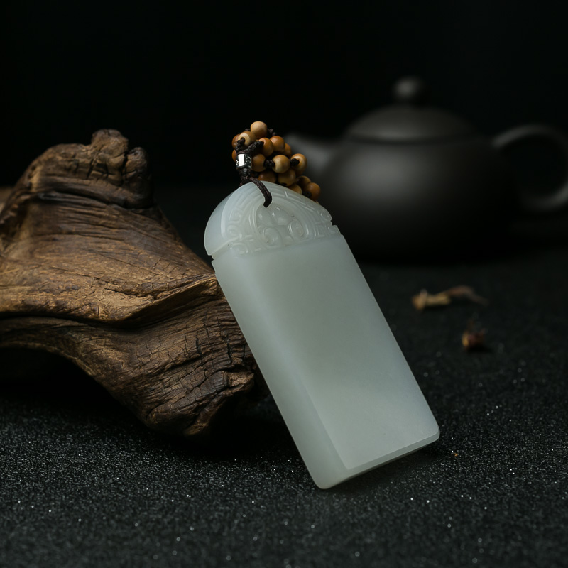 籽料和田玉无事牌吊坠-红掌柜