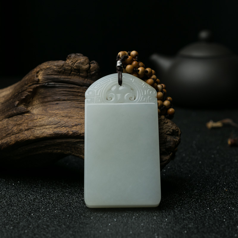 和田玉无事牌吊坠-红掌柜