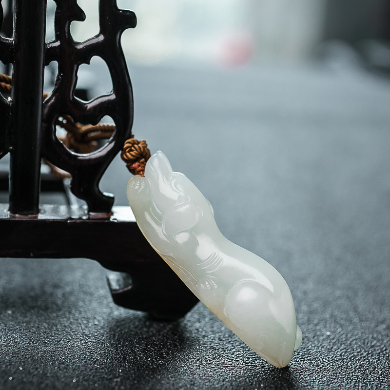 籽料和田玉旺财吊坠-红掌柜