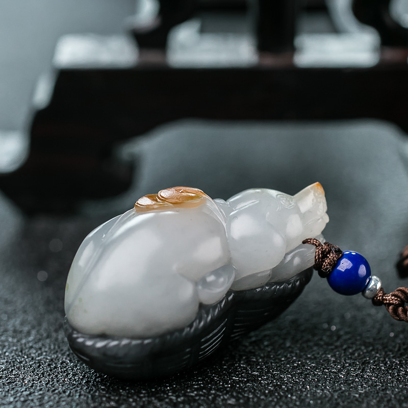 新疆和田玉旺财吊坠-红掌柜