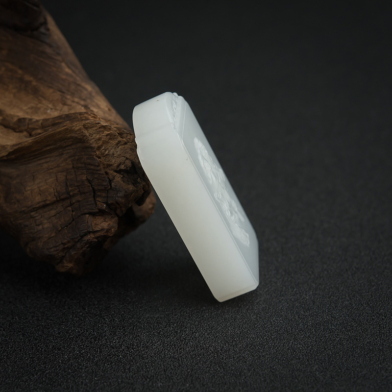 俄料山料白玉吊坠-红掌柜