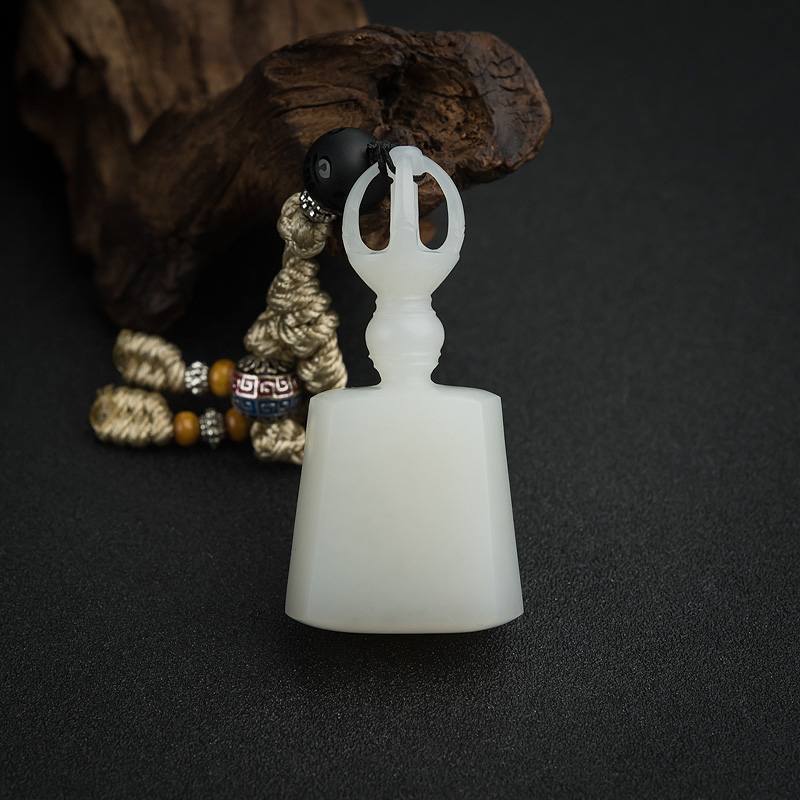 白玉镂雕称心如意吊坠-红掌柜