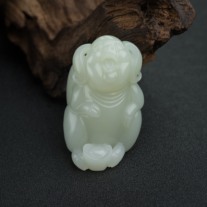 俄料青白玉山料招财猪吊坠-红掌柜