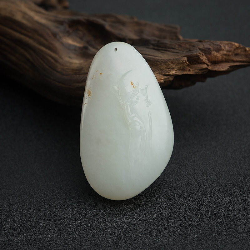 俄料白玉山料关公吊坠-红掌柜