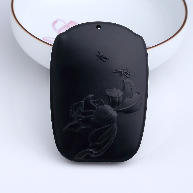 新疆和田墨玉山料亭亭玉立吊坠-红掌柜