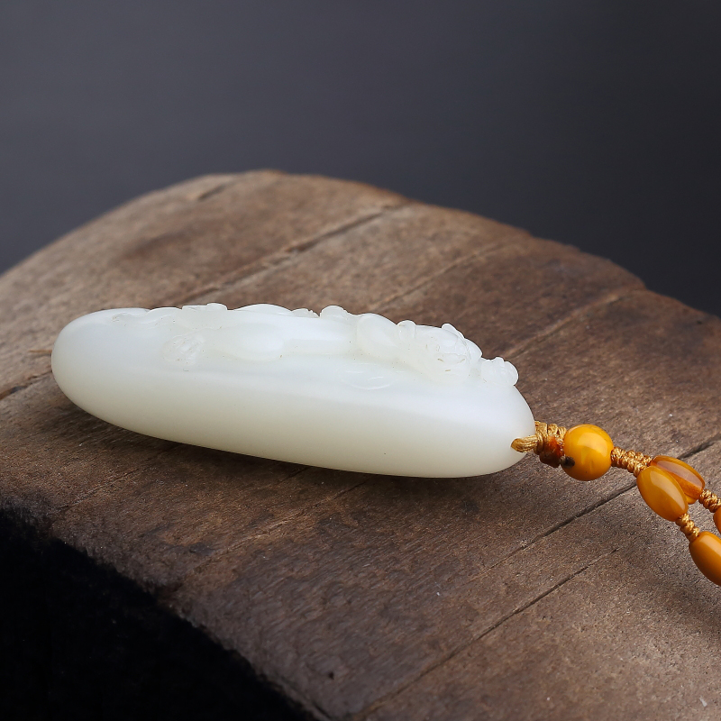 和田白玉貔貅吊坠-红掌柜