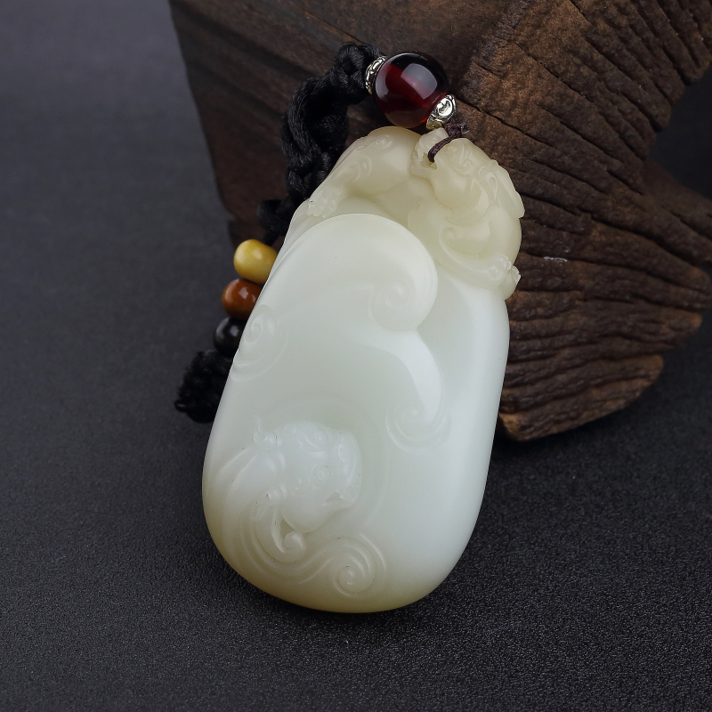 天然俏色和田玉貔貅手把件-红掌柜