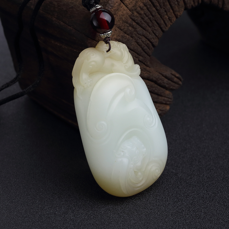 山料俏色和田玉貔貅手把件-红掌柜