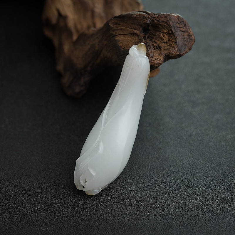 俄罗斯山料和田白玉玉兰花吊坠-红掌柜