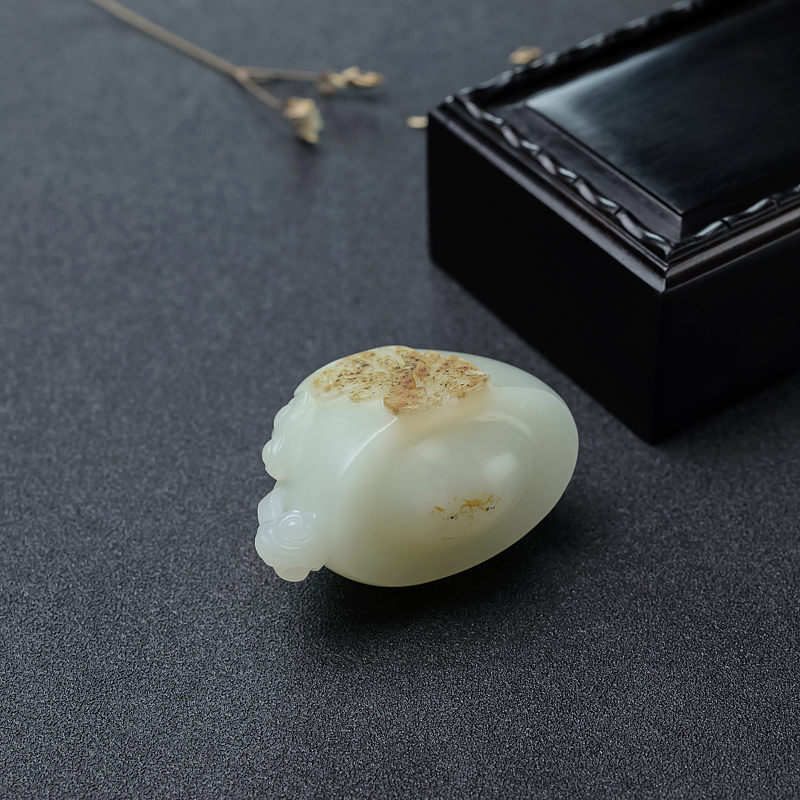 和田玉吊坠-红掌柜