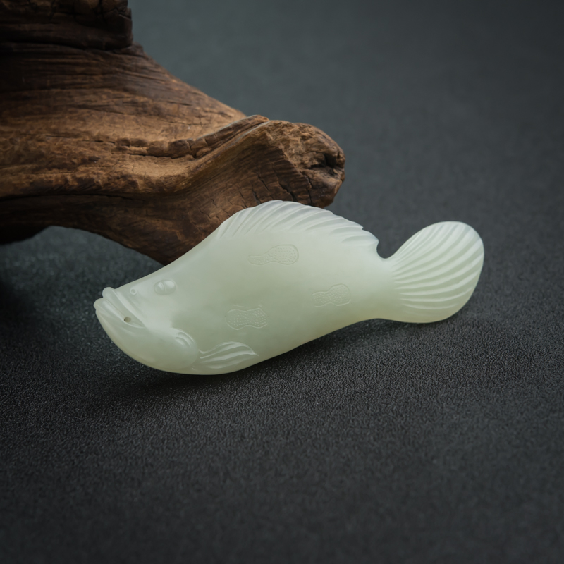 和田青白玉鱼吊坠-红掌柜