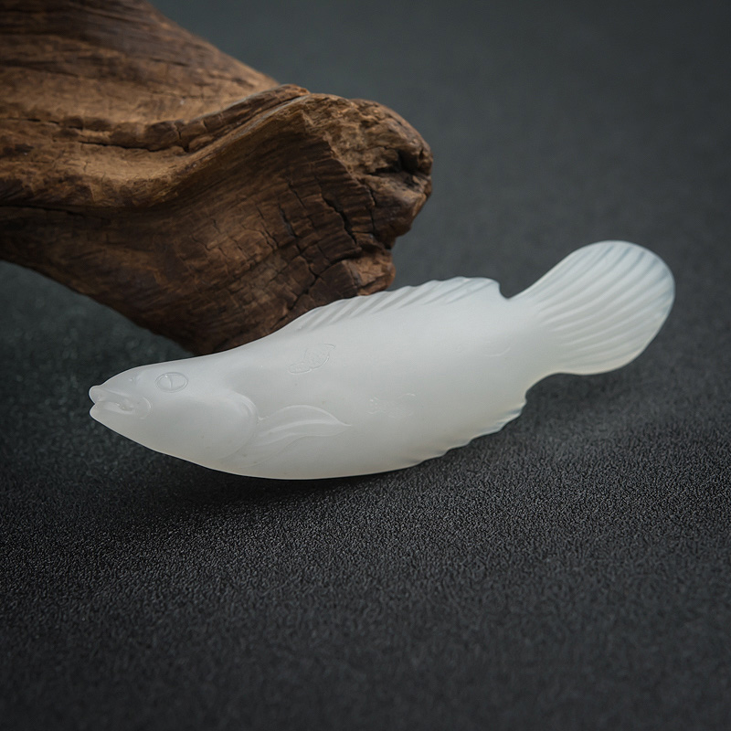 和田白玉鱼吊坠-红掌柜