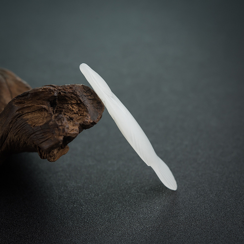 和田玉鱼吊坠-红掌柜