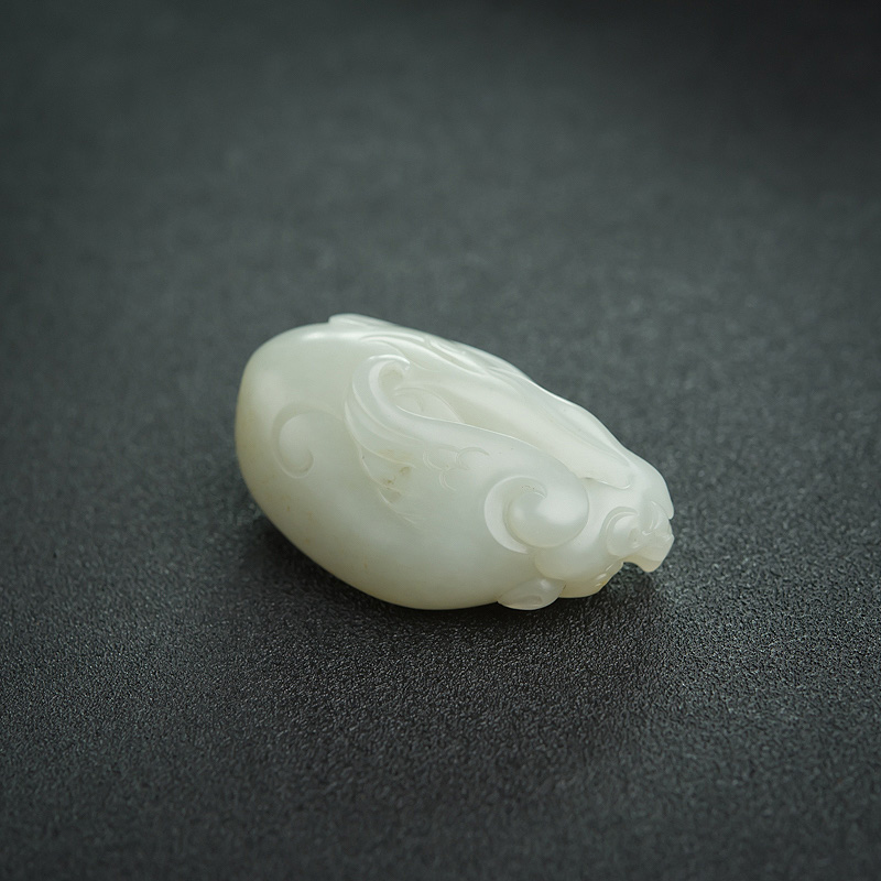 和田玉嘲风吊坠-红掌柜