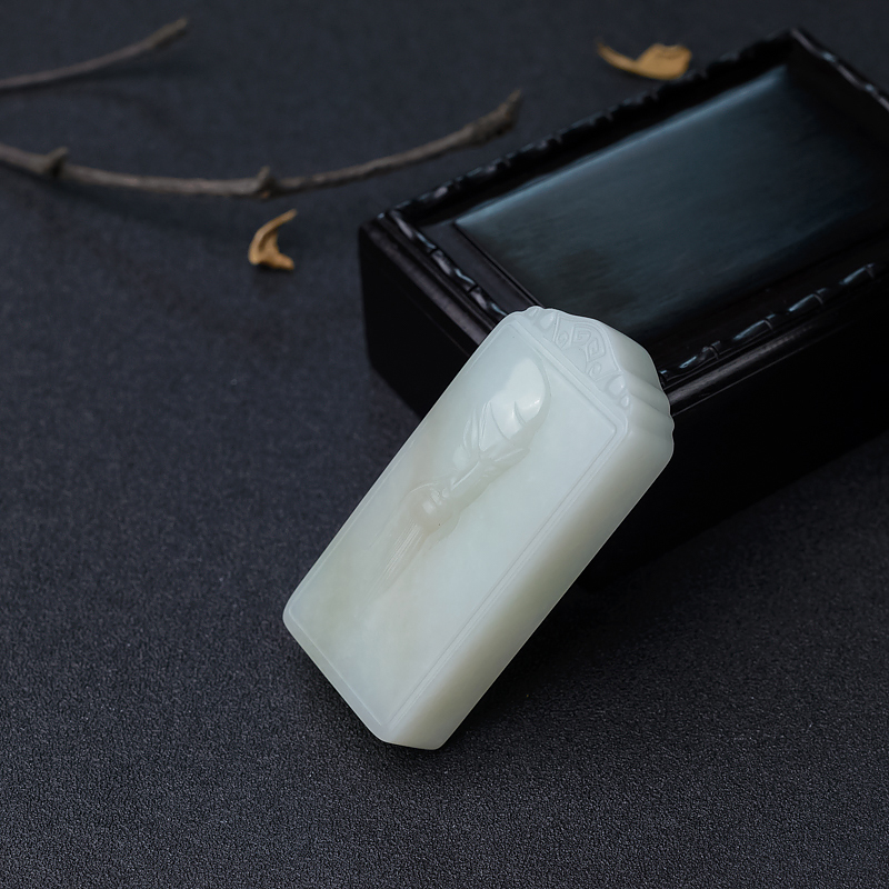 和田白玉关公吊坠-红掌柜