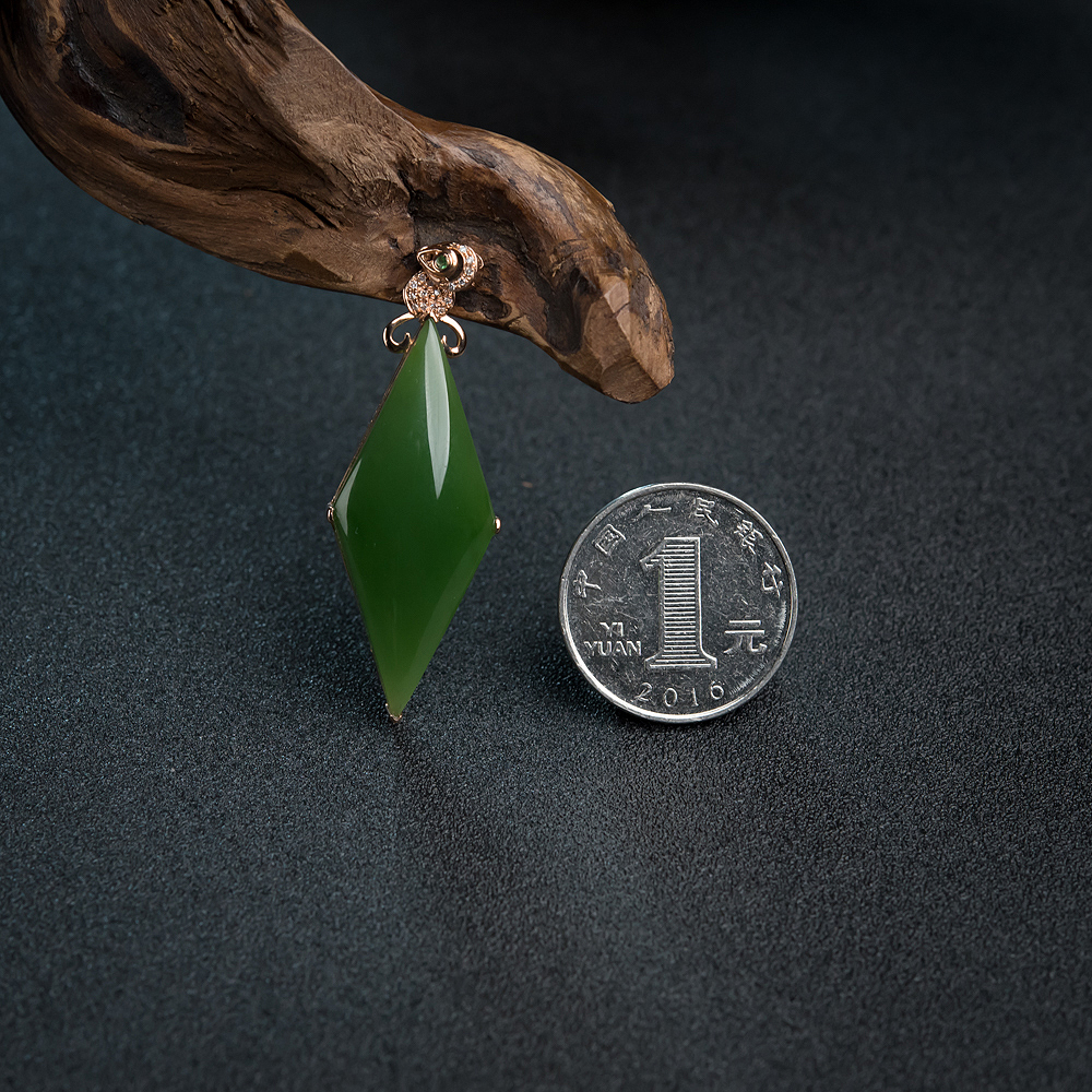 天然和田玉随形吊坠-红掌柜