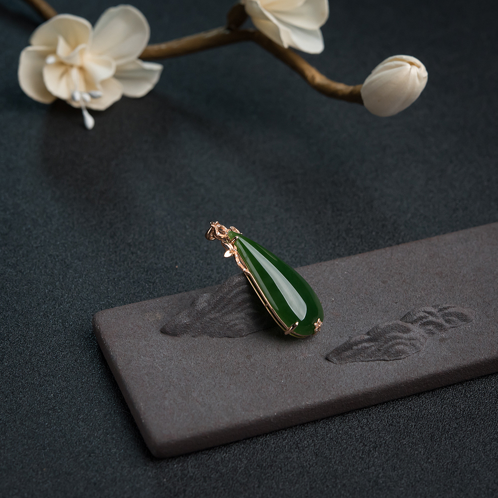 和田碧玉水滴吊坠-红掌柜