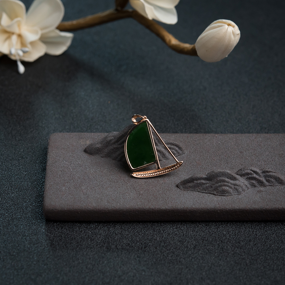 和田碧玉随形吊坠-红掌柜