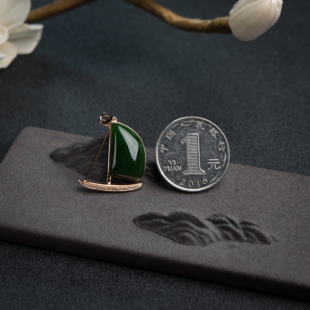 和田玉随形吊坠-红掌柜