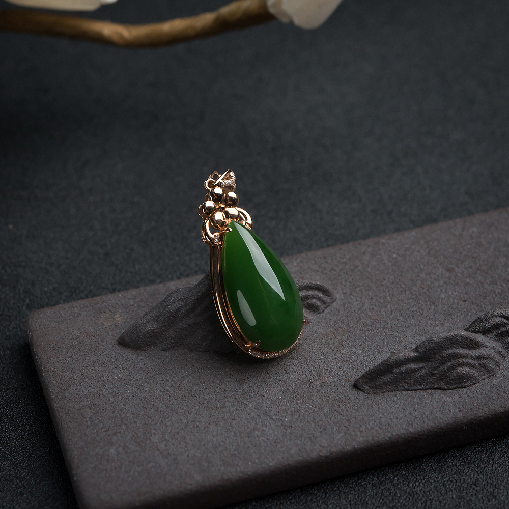 金镶钻山料和田碧玉水滴吊坠-红掌柜