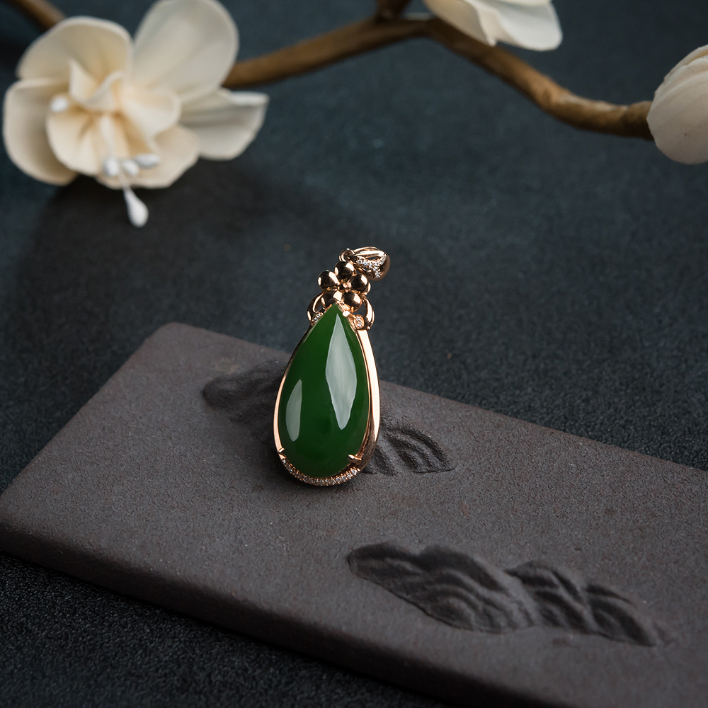 山料和田碧玉水滴吊坠-红掌柜