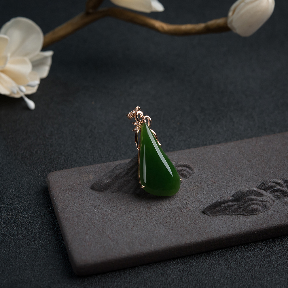 金镶钻山料和田碧玉水滴吊坠-红掌柜