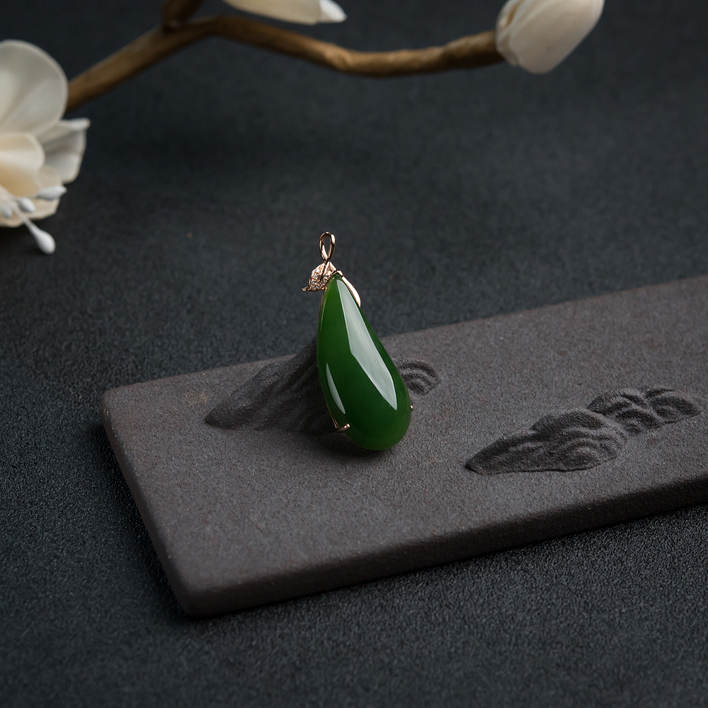 金镶钻山料和田碧玉水滴吊坠-红掌柜
