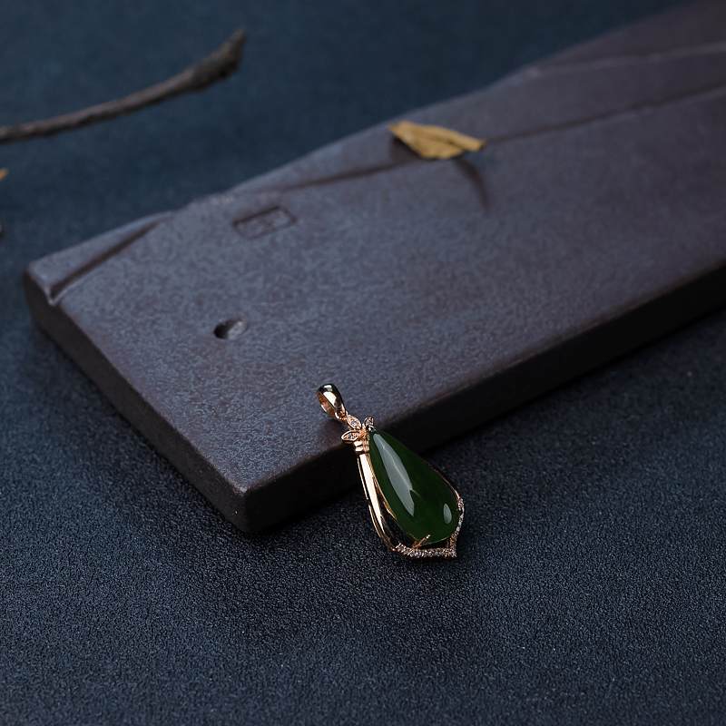 山料和田碧玉水滴吊坠-红掌柜