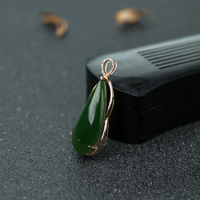 金镶钻山料和田碧玉水滴吊坠-红掌柜