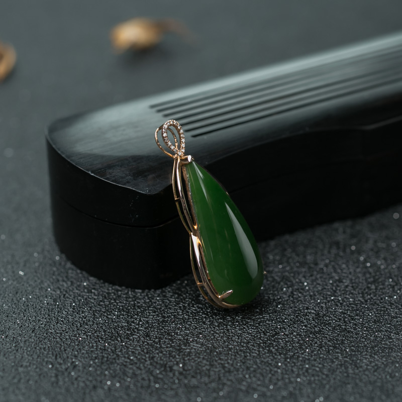 山料和田碧玉水滴吊坠-红掌柜