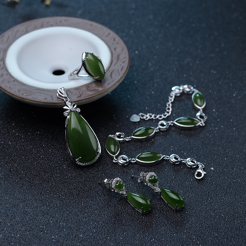 山料和田碧玉戒指-红掌柜