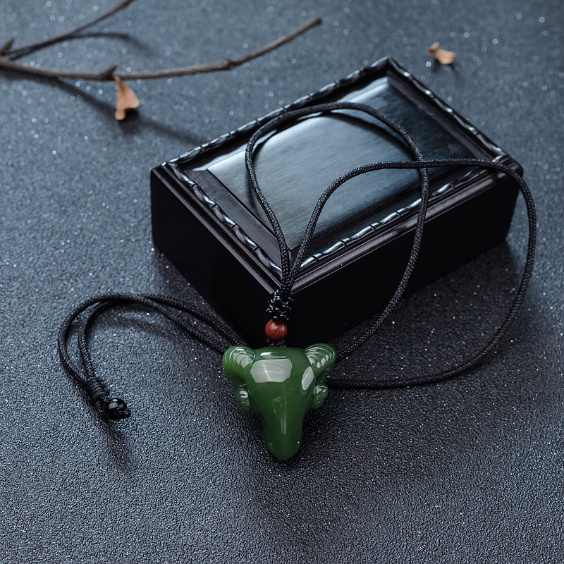 山料和田碧玉羊头吊坠-红掌柜