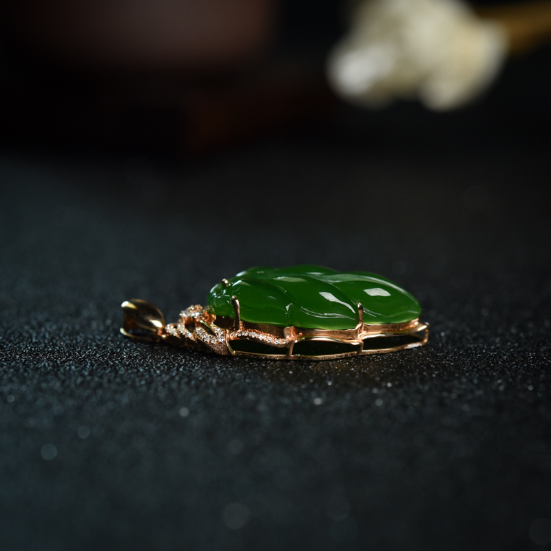 和田碧玉叶子吊坠-红掌柜