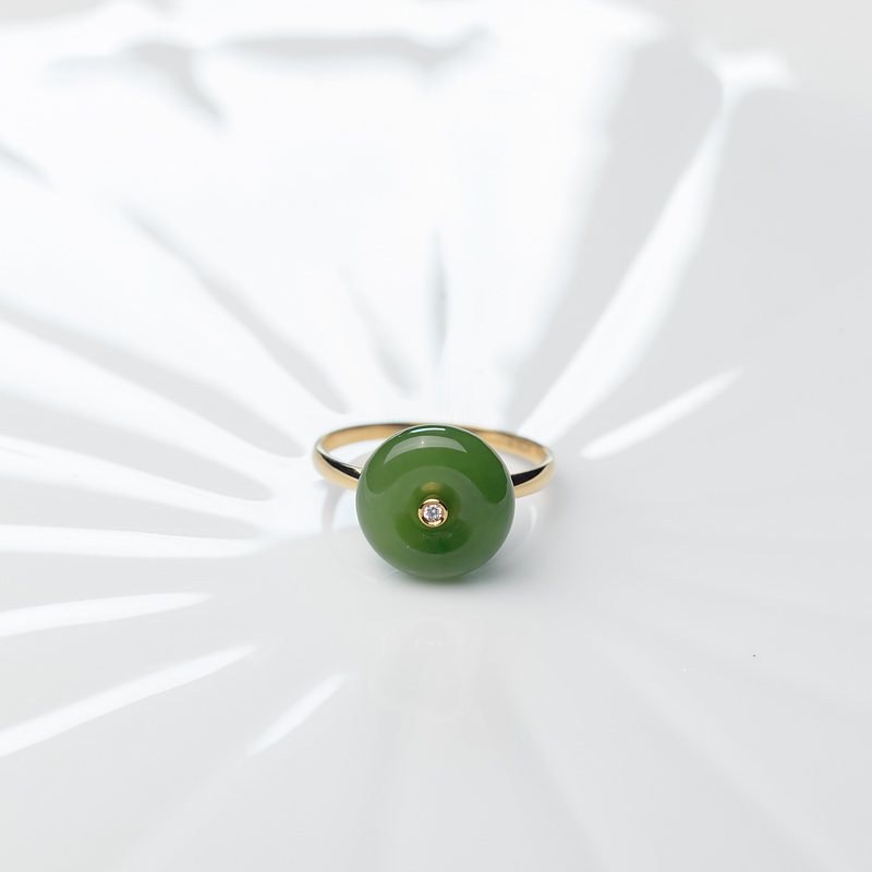 18K金镶钻天然山料和田碧玉平安扣戒指-红掌柜