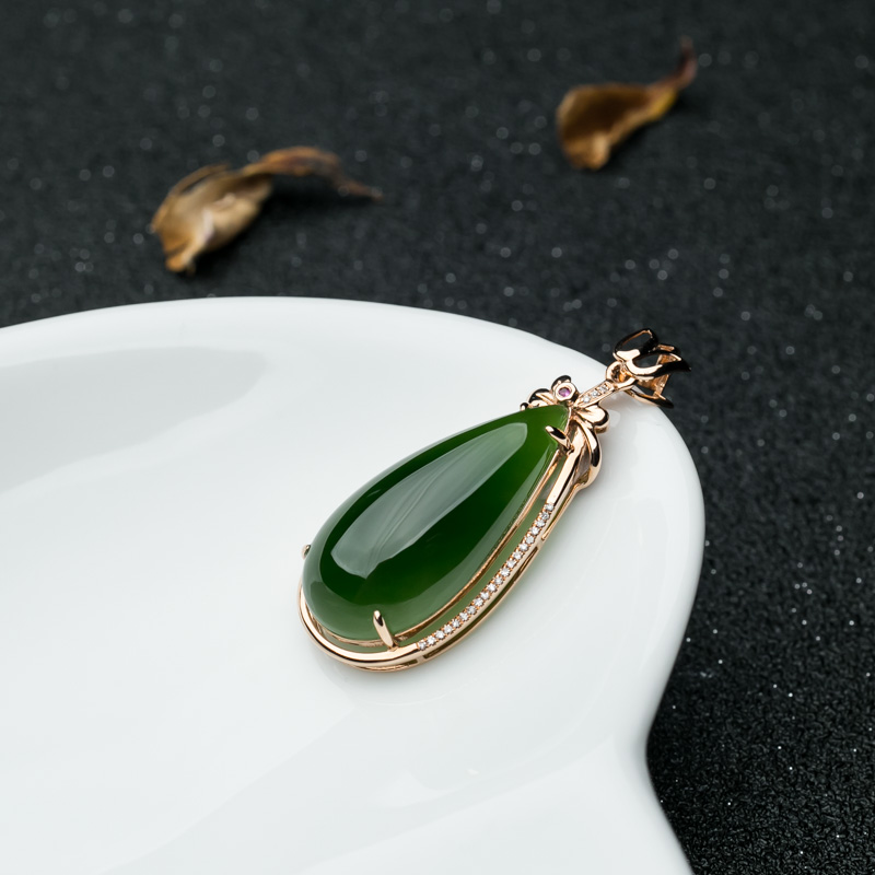 18K山料和田碧玉水滴吊坠-红掌柜