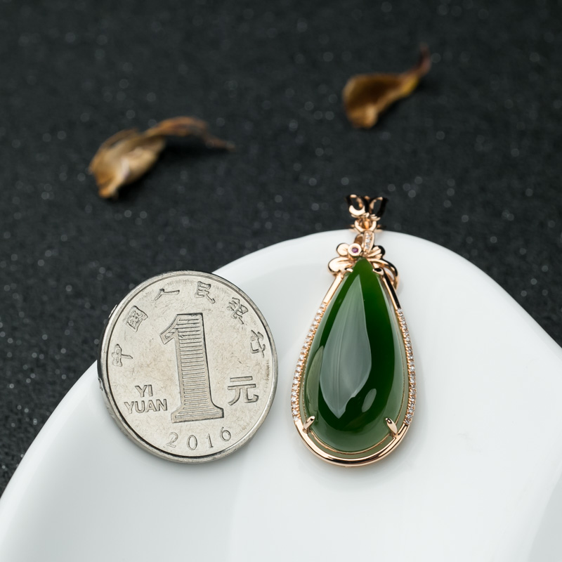 和田玉水滴吊坠-红掌柜