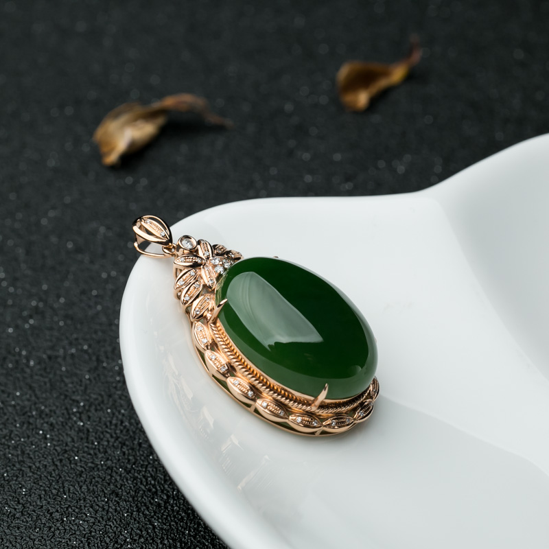 金镶钻山料和田碧蛋面形吊坠-红掌柜