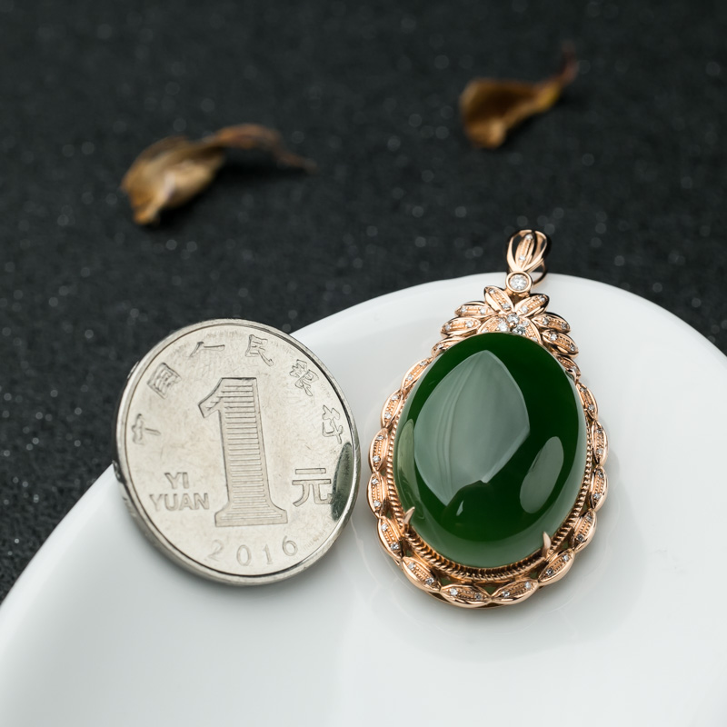 和田玉蛋面形挂坠-红掌柜